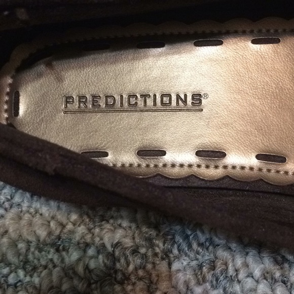 Predictions brown suede flats size 71/2 - Picture 7 of 8